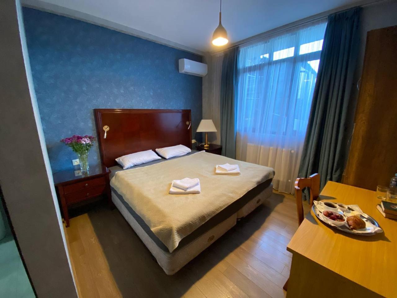 Hotel "Tbilisi Tales" In The Heart Of The Old City Exterior photo