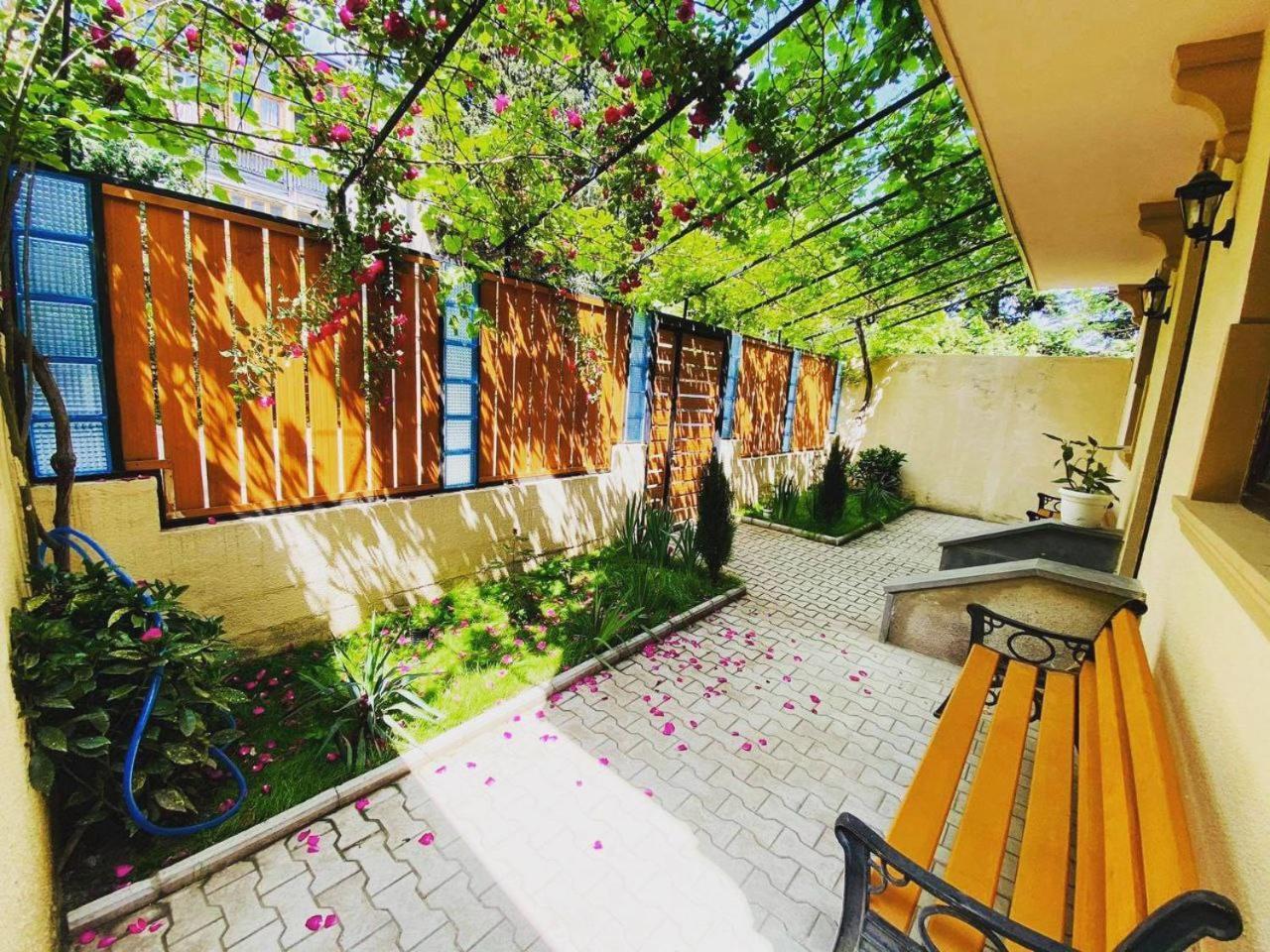 Hotel "Tbilisi Tales" In The Heart Of The Old City Exterior photo